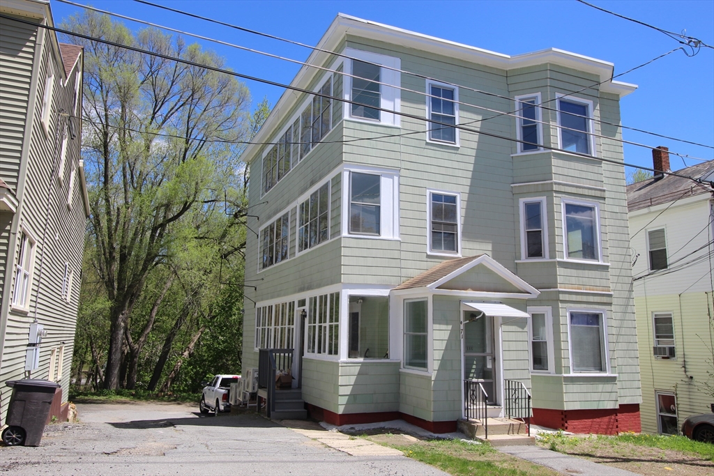 71 Ash St, Gardner, Massachusetts, 7 Bedrooms Bedrooms, 14 Rooms Rooms,4 BathroomsBathrooms,Residential Income,For Sale,Ash St,73518245