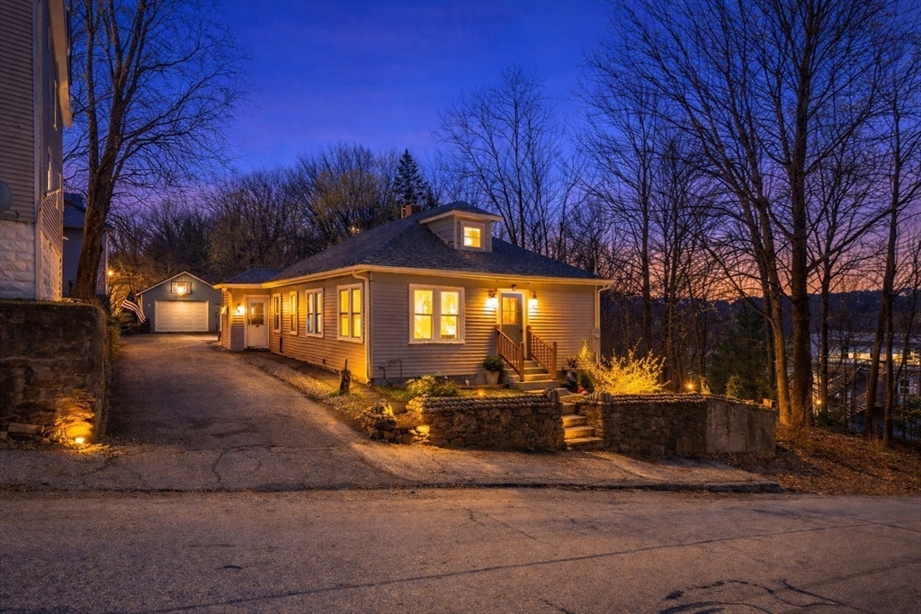 20 Hill St, Webster, Massachusetts, 3 Bedrooms Bedrooms, 7 Rooms Rooms,1 BathroomBathrooms,Residential,For Sale,Hill St,73503187