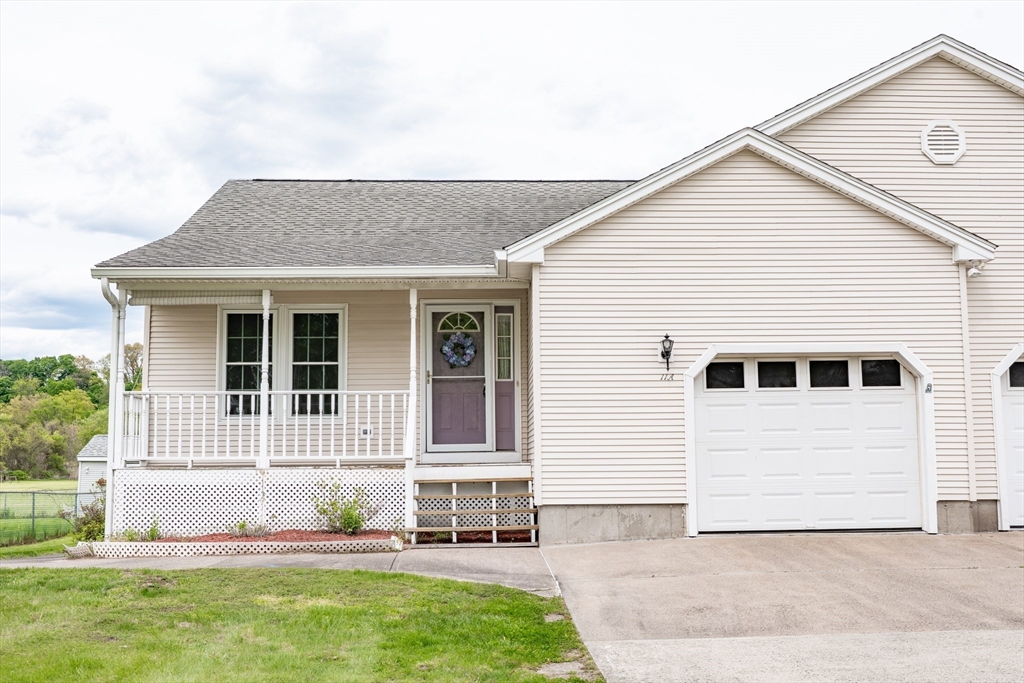 11 Notre Dame Street, Westfield, Massachusetts, 2 Bedrooms Bedrooms, 5 Rooms Rooms,2 BathroomsBathrooms,Residential,For Sale,Notre Dame Street,73520000