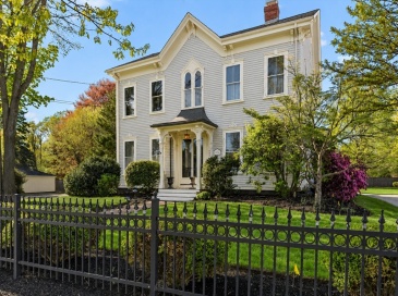 403 Main St, Hingham, Massachusetts, 5 Bedrooms Bedrooms, 11 Rooms Rooms,2.5 BathroomsBathrooms,Residential,For Sale,Main St,73516066 403 Main St, Hingham, Massachusetts, 5 Bedrooms Bedrooms, 11 Rooms Rooms,2.5 BathroomsBathrooms,Residential,For Sale,Main St,73516066