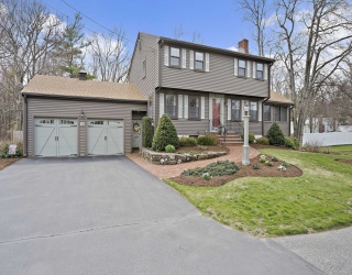 79 Hickory Ln, Weymouth, Massachusetts, 3 Bedrooms Bedrooms, 8 Rooms Rooms,3 BathroomsBathrooms,Residential,For Sale,Hickory Ln,73509662