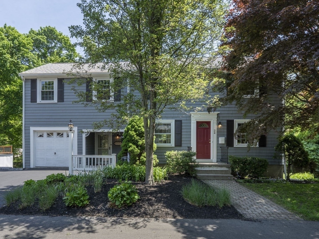 24 School St, Milton, Massachusetts, 4 Bedrooms Bedrooms, 10 Rooms Rooms,3.5 BathroomsBathrooms,Residential,For Sale,School St,73522159