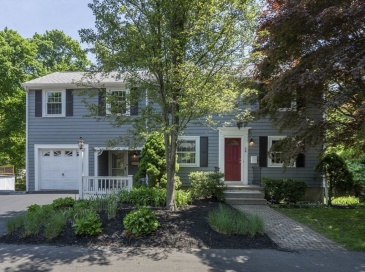 24 School St, Milton, Massachusetts, 4 Bedrooms Bedrooms, 10 Rooms Rooms,3.5 BathroomsBathrooms,Residential,For Sale,School St,73522159