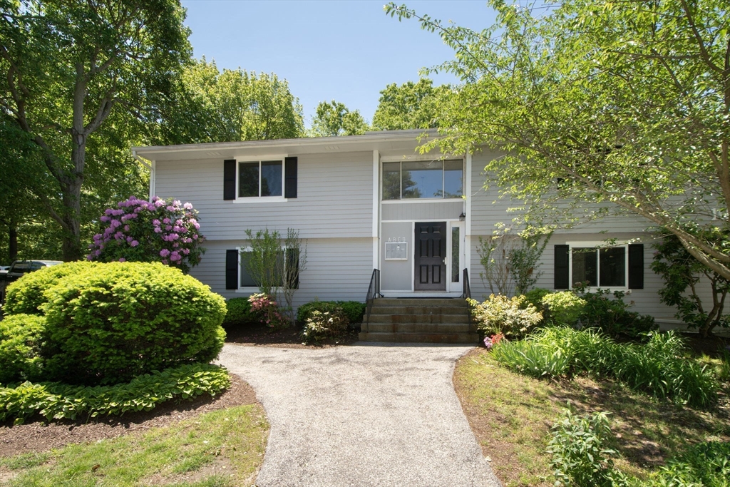 10 Beals Cove Rd, Hingham, Massachusetts, 1 Bedroom Bedrooms, 4 Rooms Rooms,1 BathroomBathrooms,Residential,For Sale,Beals Cove Rd,73530183