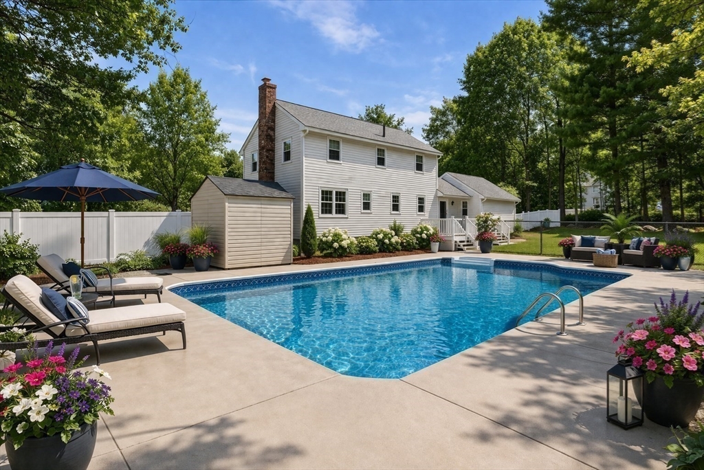 5 Garrison Heights Drive, Oxford, Massachusetts, 4 Bedrooms Bedrooms, 8 Rooms Rooms,1.5 BathroomsBathrooms,Residential,For Sale,Garrison Heights Drive,73494210
