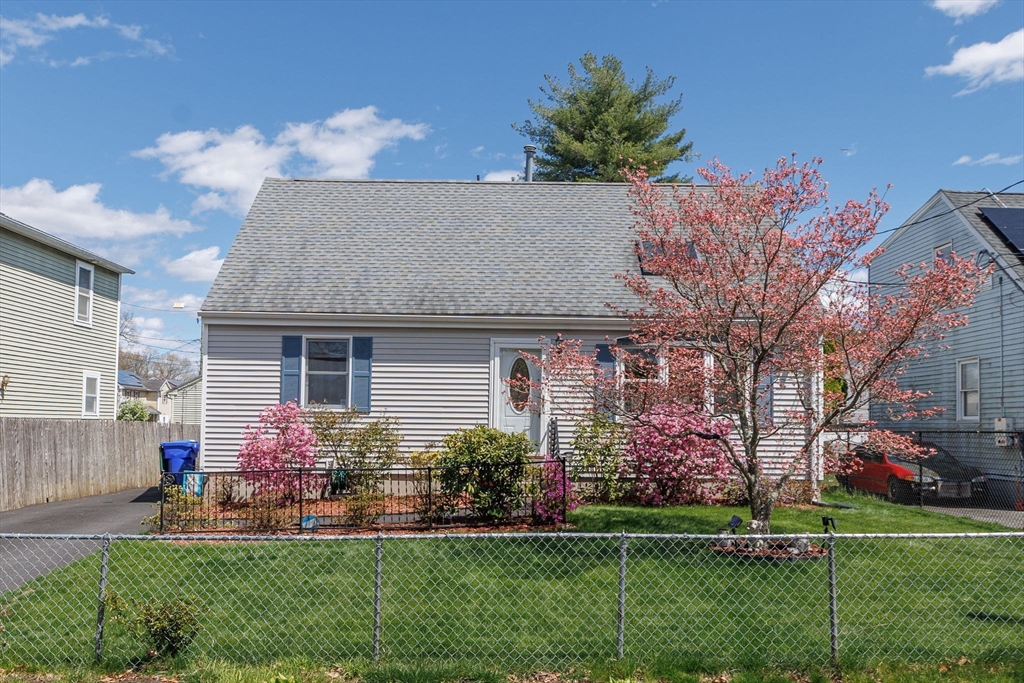 269 Morton St, Springfield, Massachusetts, 4 Bedrooms Bedrooms, 6 Rooms Rooms,3 BathroomsBathrooms,Residential,For Sale,Morton St,73513298