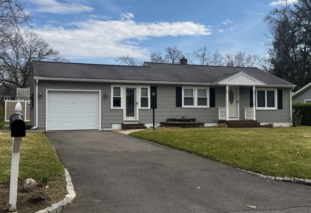 10 Benger Ave, South Hadley, Massachusetts, 2 Bedrooms Bedrooms, 5 Rooms Rooms,1 BathroomBathrooms,Residential,For Sale,Benger Ave,73528272