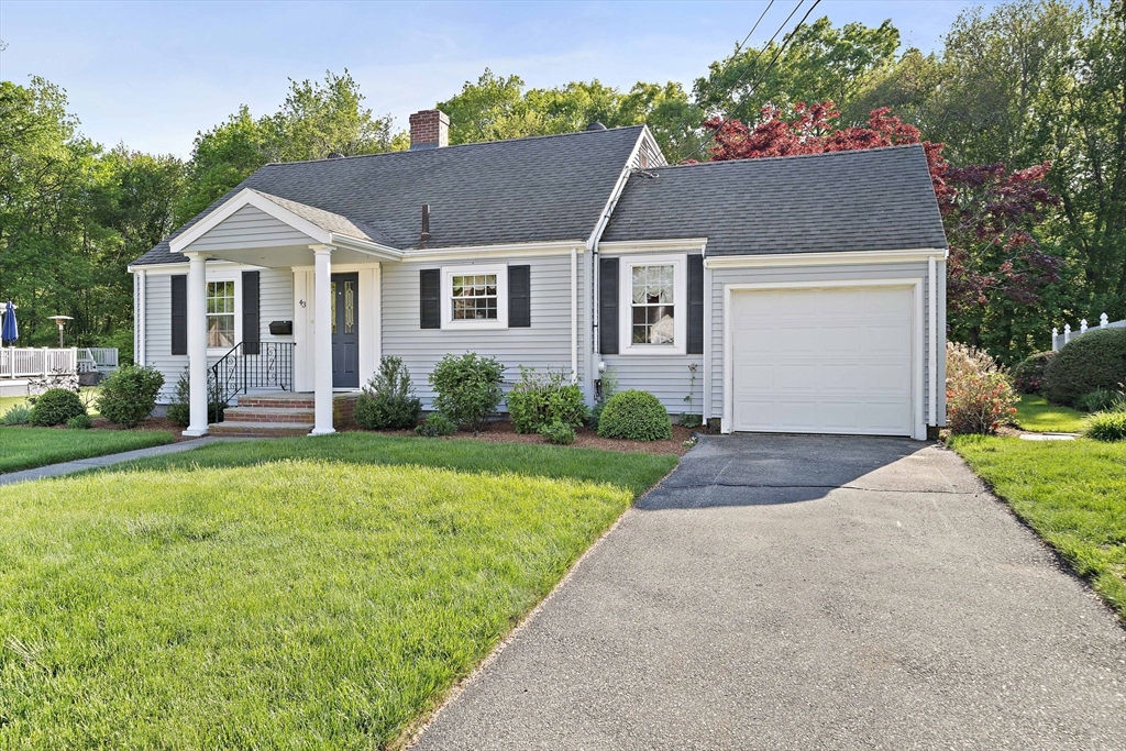 43 Aster Cir, Weymouth, Massachusetts, 3 Bedrooms Bedrooms, 7 Rooms Rooms,2 BathroomsBathrooms,Residential,For Sale,Aster Cir,73524351