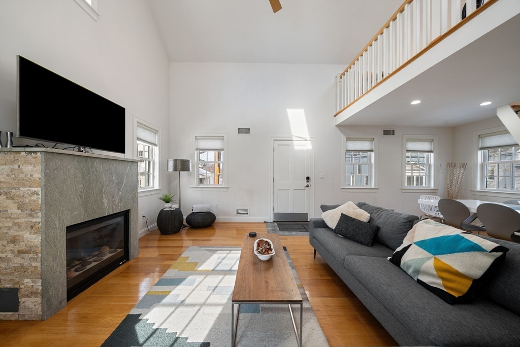 25 Clyde Street, Somerville, Massachusetts, 2 Bedrooms Bedrooms, 5 Rooms Rooms,2.5 BathroomsBathrooms,Residential,For Sale,Clyde Street,73512726