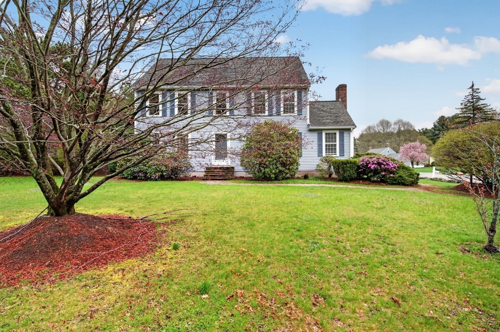 10 Olympic Ln, North Andover, Massachusetts, 4 Bedrooms Bedrooms, 7 Rooms Rooms,2.5 BathroomsBathrooms,Residential,For Sale,Olympic Ln,73522126
