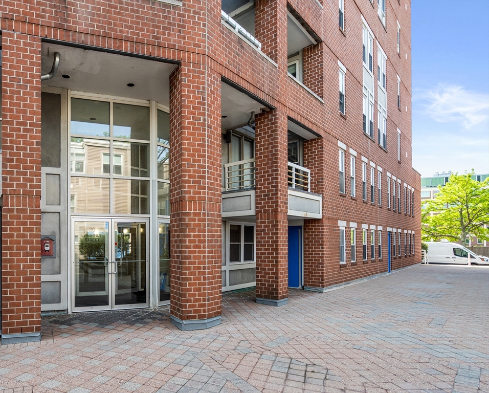 20 Chestnut Street, Cambridge, Massachusetts, 2 Bedrooms Bedrooms, 4 Rooms Rooms,1.5 BathroomsBathrooms,Residential,For Sale,Chestnut Street,73521381