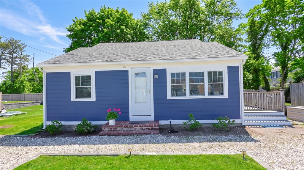 10 Cranberry Ln, Dennis, Massachusetts, 3 Bedrooms Bedrooms, 6 Rooms Rooms,1 BathroomBathrooms,Residential,For Sale,Cranberry Ln,73521630