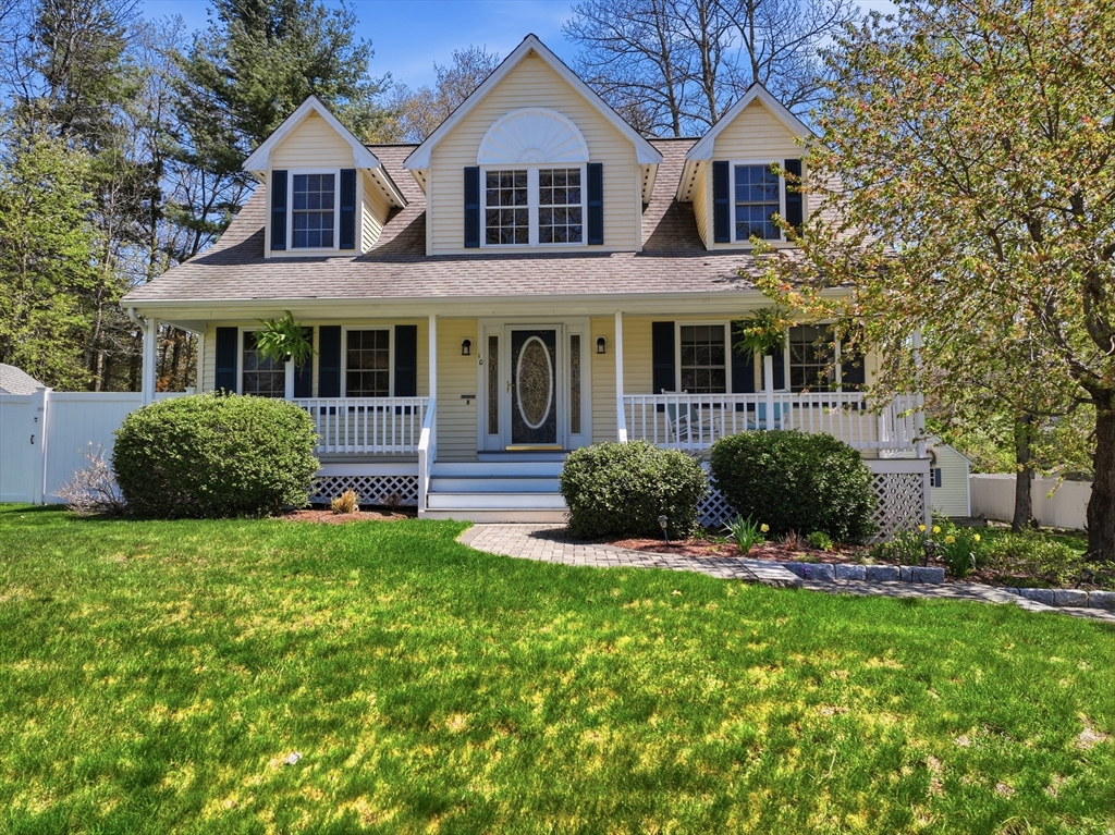 10 Horseshoe Lane, Clinton, Massachusetts, 3 Bedrooms Bedrooms, 8 Rooms Rooms,2.5 BathroomsBathrooms,Residential,For Sale,Horseshoe Lane,73515766