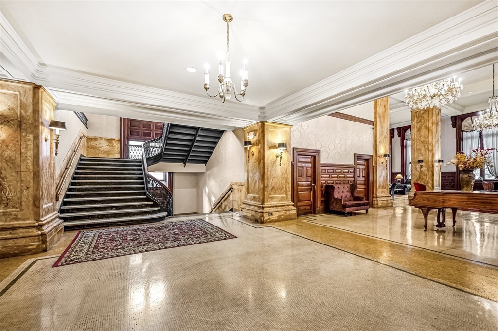 140 Chestnut St, Springfield, Massachusetts, 2 Bedrooms Bedrooms, 4 Rooms Rooms,2 BathroomsBathrooms,Residential,For Sale,Chestnut St,73543832