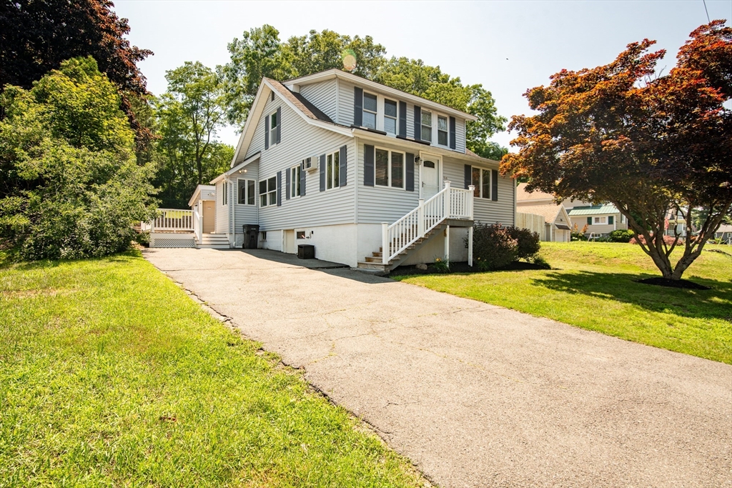 510 West Lowell Ave, Haverhill, Massachusetts, 2 Bedrooms Bedrooms, 5 Rooms Rooms,1.5 BathroomsBathrooms,Residential,For Sale,West Lowell Ave,73543831
