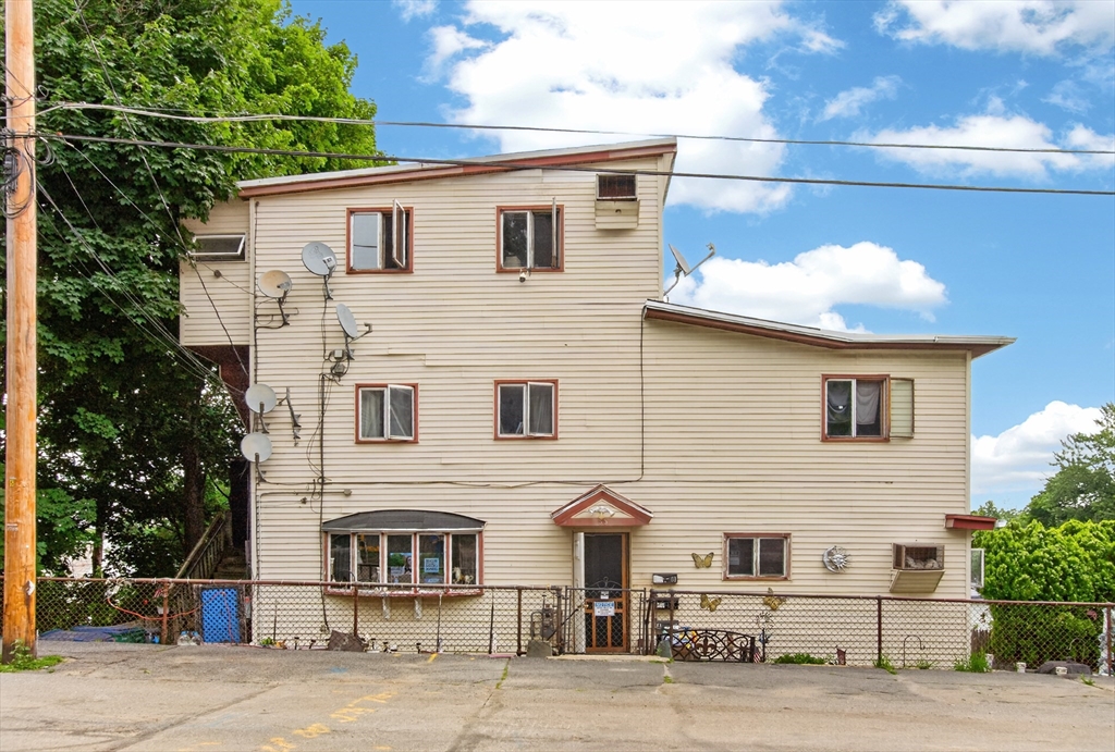 55 Canton St, Fitchburg, Massachusetts, 10 Bedrooms Bedrooms, 15 Rooms Rooms,4 BathroomsBathrooms,Residential Income,For Sale,Canton St,73543846