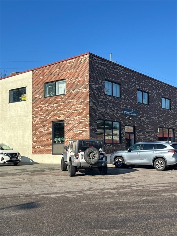 8 Bourbon St, Peabody, Massachusetts, ,Commercial Lease,For Rent,Bourbon St,73543875