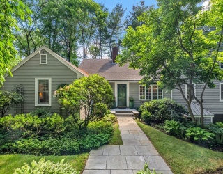 44 Old Rd, Weston, Massachusetts, 3 Bedrooms Bedrooms, 7 Rooms Rooms,3 BathroomsBathrooms,Residential,For Sale,Old Rd,73543866