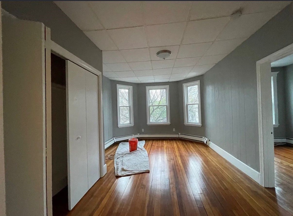 122 Thornton At, Revere, Massachusetts, 3 Bedrooms Bedrooms, 6 Rooms Rooms,1 BathroomBathrooms,Residential Lease,For Rent,Thornton At,73543897