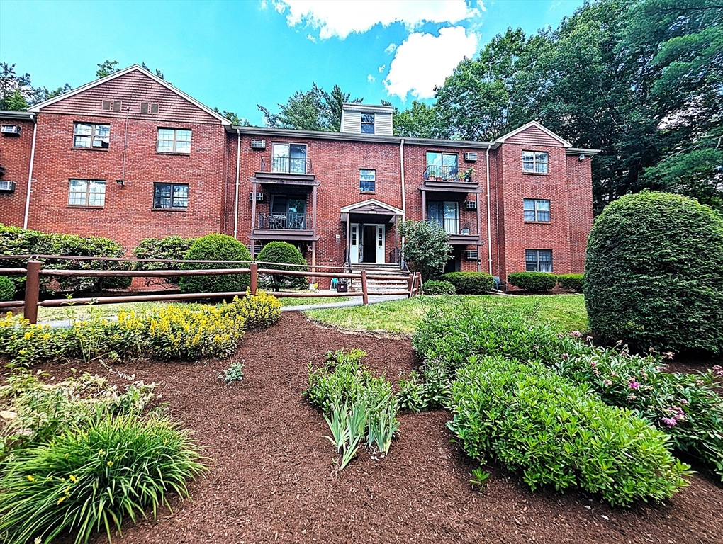 73 Liberty Square Road, Boxborough, Massachusetts, 1 Bedroom Bedrooms, 4 Rooms Rooms,1 BathroomBathrooms,Residential,For Sale,Liberty Square Road,73543898