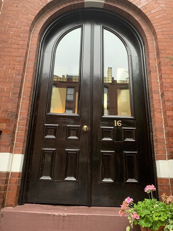 16 Symphony Road, Boston, Massachusetts, 2 Bedrooms Bedrooms, 3 Rooms Rooms,1 BathroomBathrooms,Residential Lease,For Rent,Symphony Road,73543909
