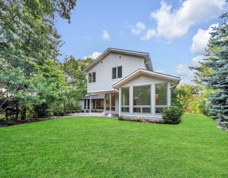 28 Kesseler Way, Newton, Massachusetts, 4 Bedrooms Bedrooms, 9 Rooms Rooms,3.5 BathroomsBathrooms,Residential,For Sale,Kesseler Way,73543931