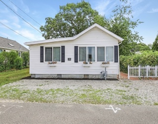 10 Barnes Street, Wareham, Massachusetts, 3 Bedrooms Bedrooms, 5 Rooms Rooms,1 BathroomBathrooms,Residential,For Sale,Barnes Street,73544017