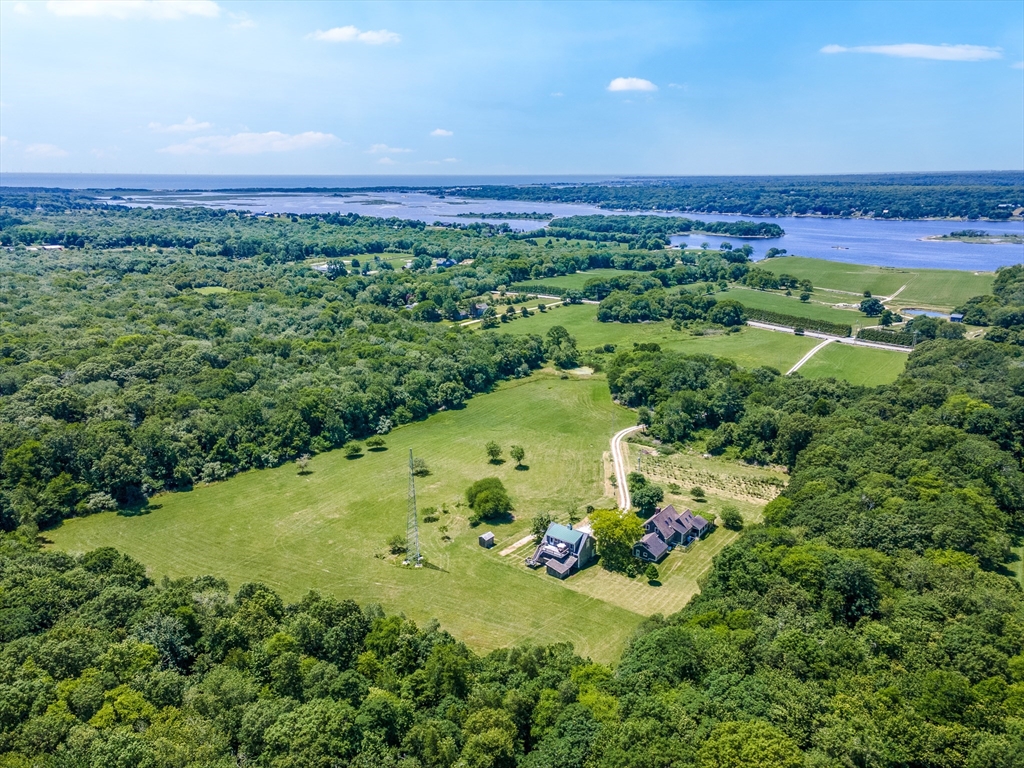 442 Horseneck Rd, Westport, Massachusetts, 3 Bedrooms Bedrooms, 6 Rooms Rooms,2.5 BathroomsBathrooms,Residential,For Sale,Horseneck Rd,73544039
