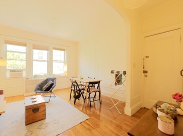 401 Washington Street, Brookline, Massachusetts, 2 Bedrooms Bedrooms, 5 Rooms Rooms,1 BathroomBathrooms,Residential Lease,For Rent,Washington Street,73544057