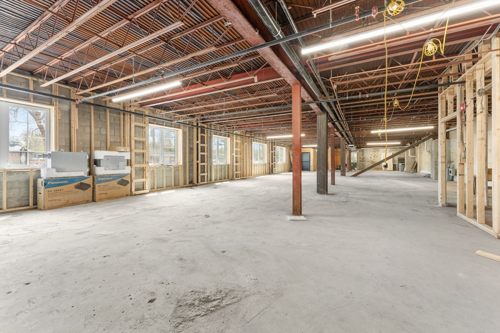 385 Pleasant St, Watertown, Massachusetts, ,Commercial Lease,For Rent,Pleasant St,73543940