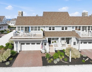 33 Central Ave, Scituate, Massachusetts, 3 Bedrooms Bedrooms, 6 Rooms Rooms,2.5 BathroomsBathrooms,Residential,For Sale,Central Ave,73533653