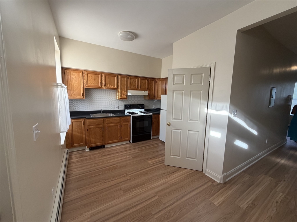 37 Blue Hill Ave, Boston, Massachusetts, 1 Bedroom Bedrooms, 1 Room Rooms,1 BathroomBathrooms,Residential Lease,For Rent,Blue Hill Ave,73543976