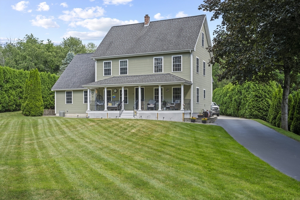 70 Ellis Road, Southbridge, Massachusetts, 3 Bedrooms Bedrooms, 8 Rooms Rooms,3.5 BathroomsBathrooms,Residential,For Sale,Ellis Road,73544079