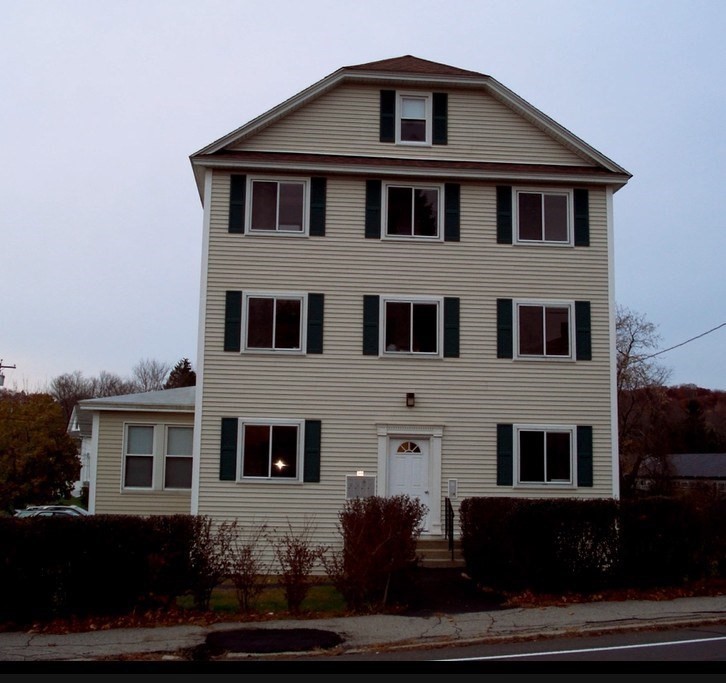30 Main Street, Grafton, Massachusetts, 3 Bedrooms Bedrooms, 6 Rooms Rooms,1 BathroomBathrooms,Residential Lease,For Rent,Main Street,73544085