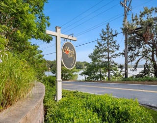 11 Riverview Ave, Mashpee, Massachusetts, 2 Bedrooms Bedrooms, 5 Rooms Rooms,3.5 BathroomsBathrooms,Residential,For Sale,Riverview Ave,73543860