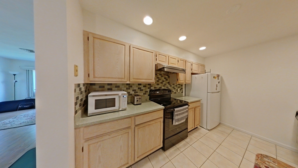 85 E Squantum, Quincy, Massachusetts, 3 Bedrooms Bedrooms, 6 Rooms Rooms,1.5 BathroomsBathrooms,Residential Lease,For Rent,E Squantum,73544090