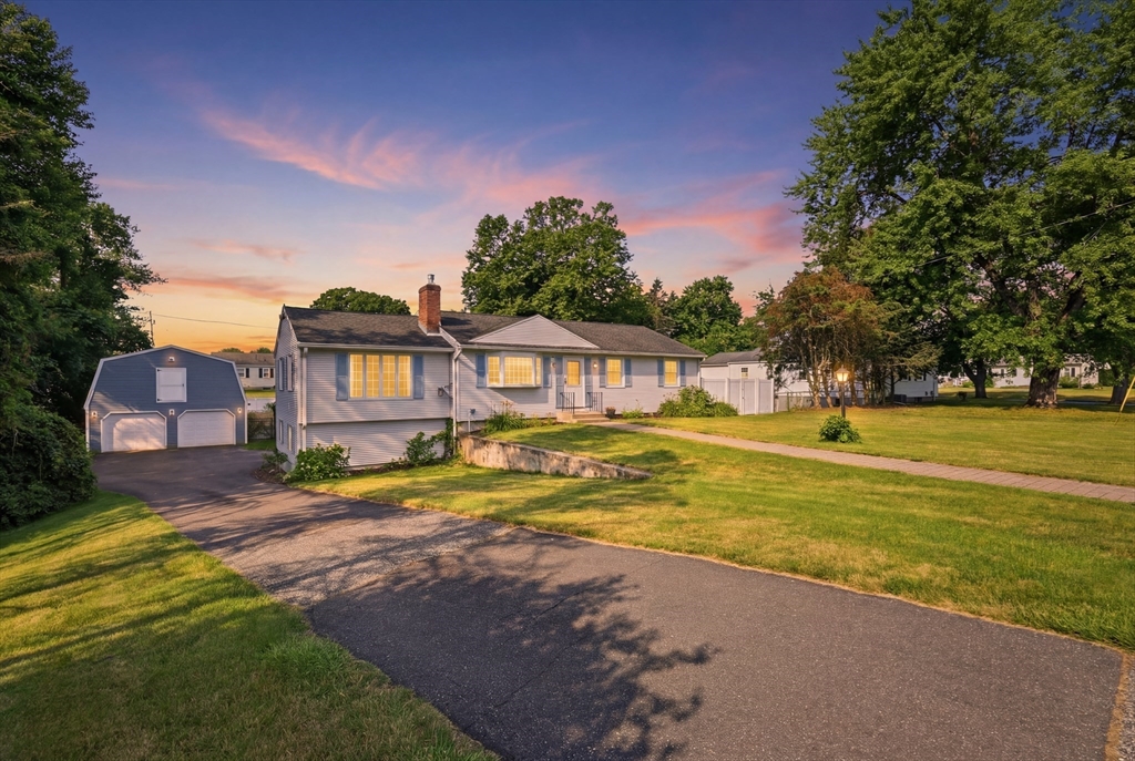 33 Alandale Drive, East Longmeadow, Massachusetts, 3 Bedrooms Bedrooms, 7 Rooms Rooms,2 BathroomsBathrooms,Residential,For Sale,Alandale Drive,73544096