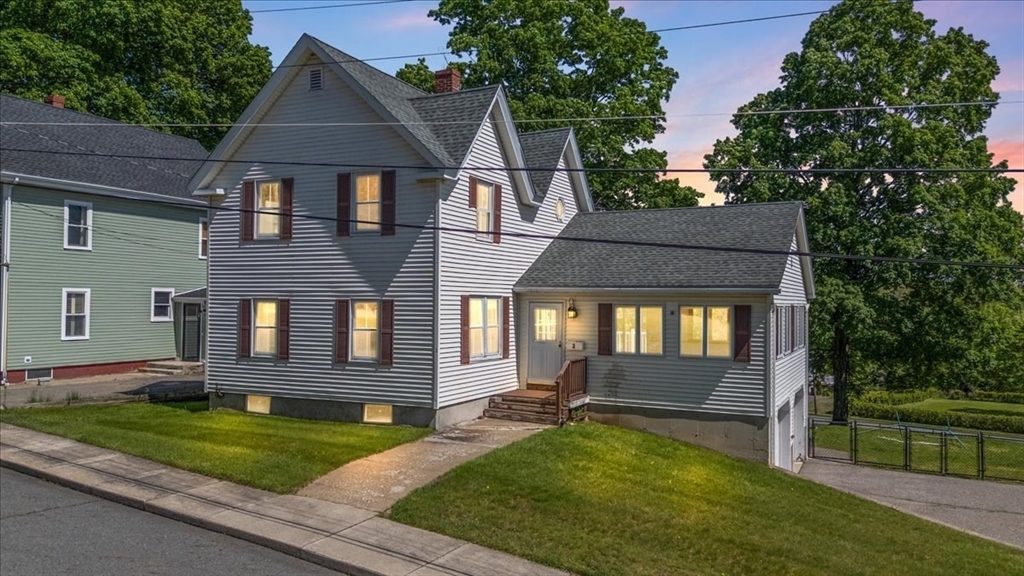 3 Glenwood St, Amesbury, Massachusetts, 3 Bedrooms Bedrooms, 7 Rooms Rooms,1 BathroomBathrooms,Residential,For Sale,Glenwood St,73524543