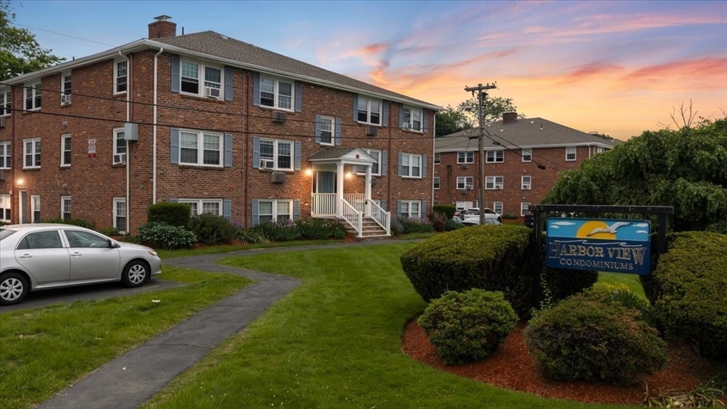 2 Mcdewell Ave, Danvers, Massachusetts, 2 Bedrooms Bedrooms, 4 Rooms Rooms,1 BathroomBathrooms,Residential,For Sale,Mcdewell Ave,73532682