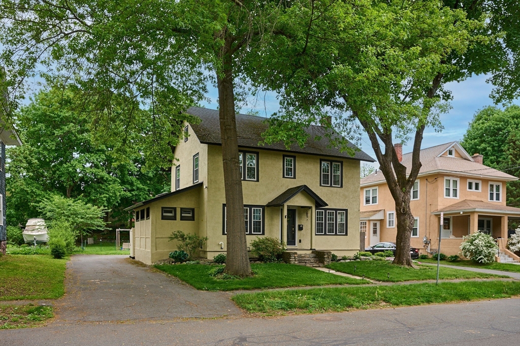 21 Prospect Avenue, Greenfield, Massachusetts, 4 Bedrooms Bedrooms, 7 Rooms Rooms,2 BathroomsBathrooms,Residential,For Sale,Prospect Avenue,73525206