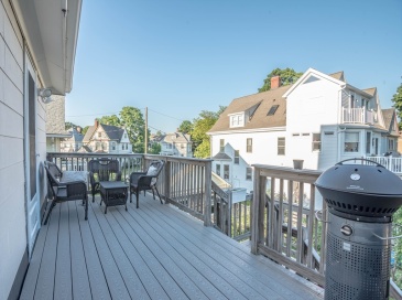 16 Walker St, Newton, Massachusetts, 3 Bedrooms Bedrooms, 6 Rooms Rooms,2 BathroomsBathrooms,Residential Lease,For Rent,Walker St,73526426
