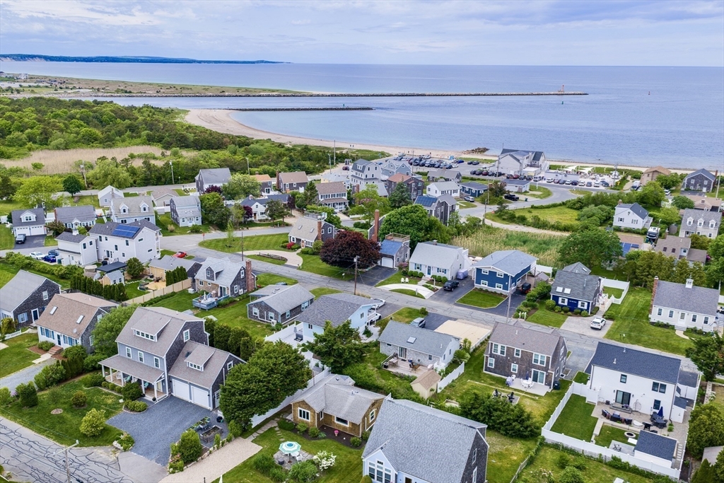 17 Almy Ave, Sandwich, Massachusetts, 2 Bedrooms Bedrooms, 4 Rooms Rooms,1 BathroomBathrooms,Residential,For Sale,Almy Ave,73526312