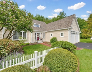 6 Trellis Circle, Pembroke, Massachusetts, 2 Bedrooms Bedrooms, 5 Rooms Rooms,2.5 BathroomsBathrooms,Residential,For Sale,Trellis Circle,73526192