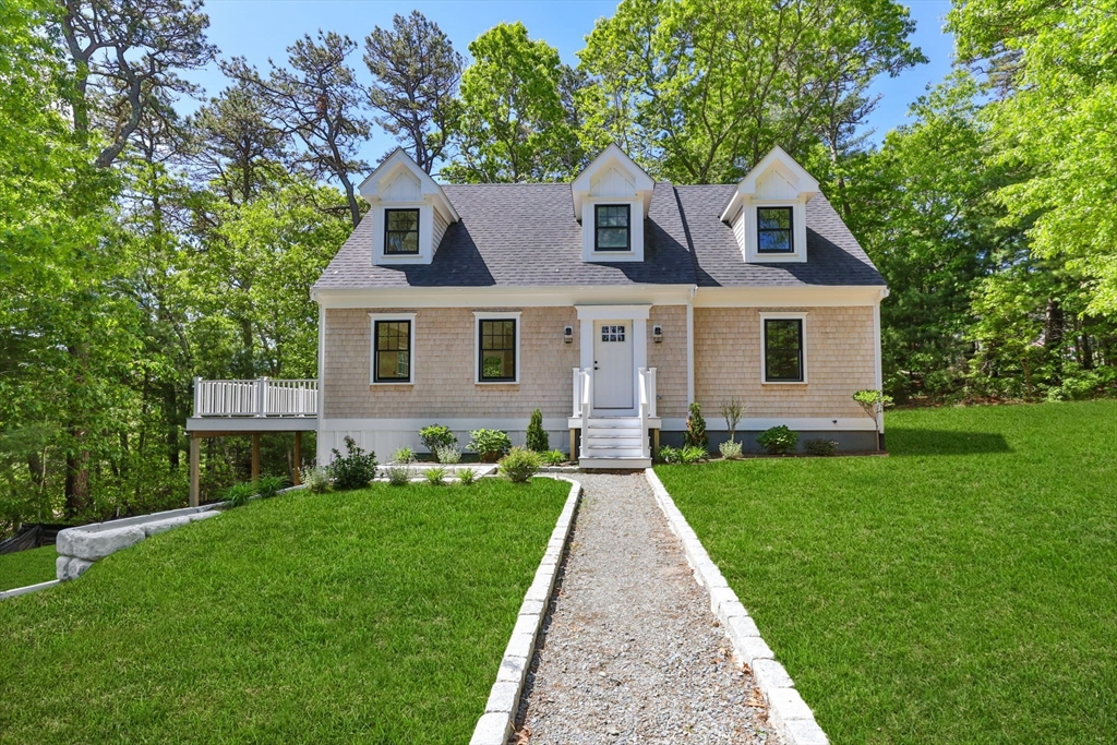 41 Little John Rd, Falmouth, Massachusetts, 3 Bedrooms Bedrooms, 6 Rooms Rooms,2.5 BathroomsBathrooms,Residential,For Sale,Little John Rd,73534966