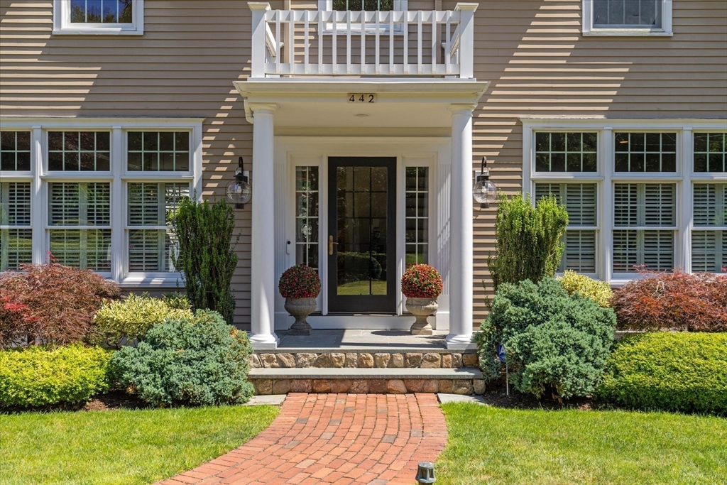 442 Bay Lane, Barnstable, Massachusetts, 4 Bedrooms Bedrooms, 10 Rooms Rooms,4.5 BathroomsBathrooms,Residential,For Sale,Bay Lane,73544109
