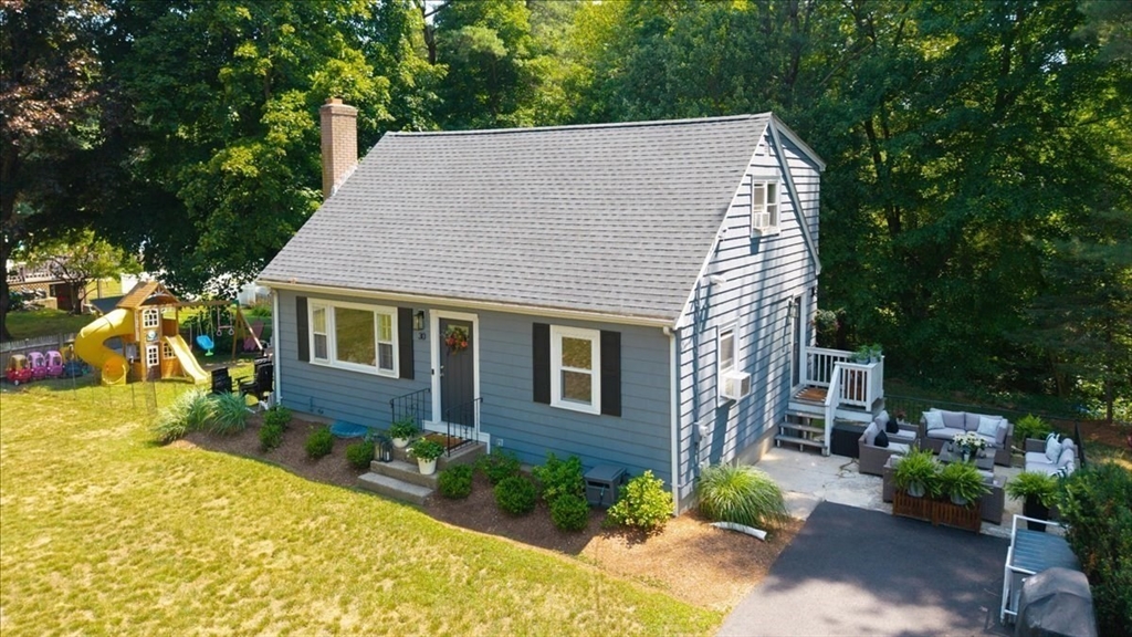 30 Chestnut St, Wrentham, Massachusetts, 4 Bedrooms Bedrooms, 8 Rooms Rooms,2 BathroomsBathrooms,Residential,For Sale,Chestnut St,73544132