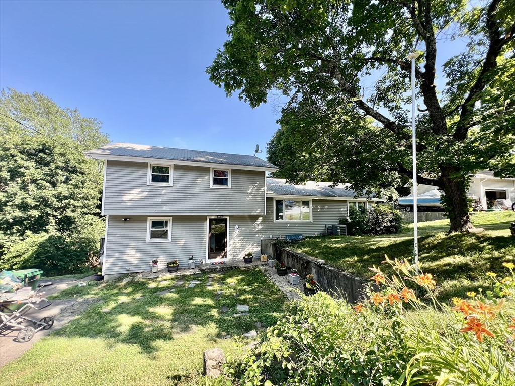 9 Champlain Dr., Hudson, Massachusetts, 4 Bedrooms Bedrooms, 8 Rooms Rooms,2.5 BathroomsBathrooms,Residential,For Sale,Champlain Dr.,73544113