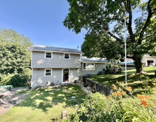 9 Champlain Dr., Hudson, Massachusetts, 4 Bedrooms Bedrooms, 8 Rooms Rooms,2.5 BathroomsBathrooms,Residential,For Sale,Champlain Dr.,73544113