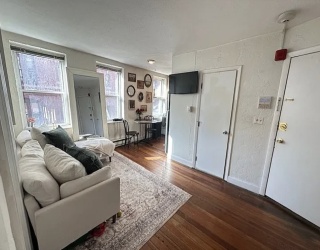 35 Charter Street, Boston, Massachusetts, 2 Bedrooms Bedrooms, 4 Rooms Rooms,1 BathroomBathrooms,Residential Lease,For Rent,Charter Street,73544144