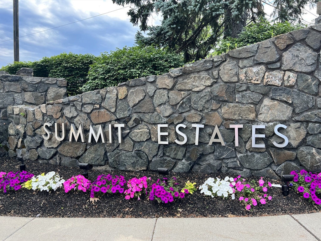 1002 Paradise Road, Swampscott, Massachusetts, 2 Bedrooms Bedrooms, 5 Rooms Rooms,2 BathroomsBathrooms,Residential Lease,For Rent,Paradise Road,73544164